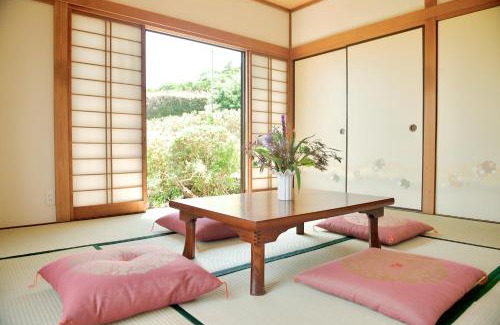 Nagawa Villa | 海の小石