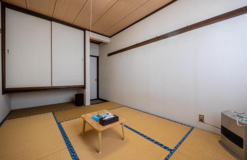 Iiyama Bed & Breakfast | 粉雪館