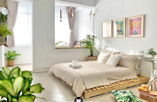 Yancheng District House | 闆娘公寓