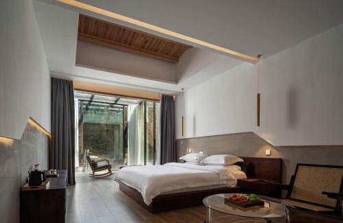 Wulingyuan Hotel | 雾里观阵山 Foggy Valley