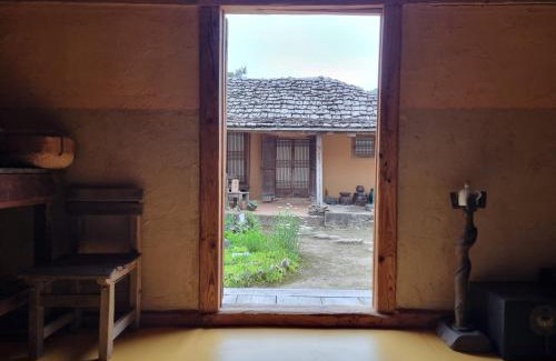 Seolcheon-myeon House | 한옥스테이, 선재