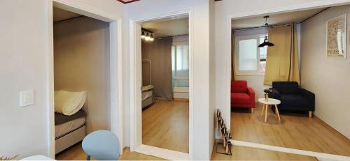 Hapjeong-dong Apartment | 합정역 Hapjeong Stn, Hongdae, Sangsu, 3BR