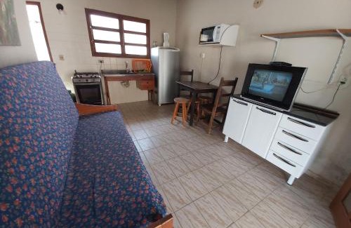 Maranduba Ski Chalet | 0006.01 - Maranduba - Chalé - 1 Dorm - 5 Pess - 3 Quadras Do Mar - Piscina Coletiva - WIFI