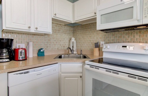 Wilmington Beach Condo | 0101 Coastal Retreat by Atlantic Towers