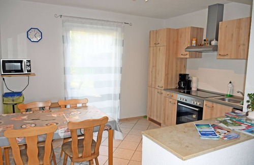 Sehlen Apartment | 02 Holiday apartment Sehlen with terrace (7 beds) - Ferienappartements auf