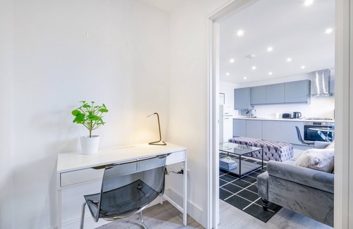 Yiewsley Apartment | 04 - Luxury 1 Bed Apartment Free Parking- West Drayton