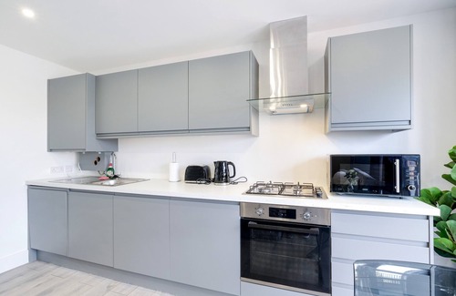 Yiewsley Apartment | 04 - Luxury 1 Bed Apartment Free Parking- West Drayton
