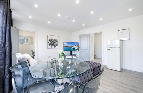 Yiewsley Apartment | 04 - Luxury 1 Bed Apartment Free Parking- West Drayton