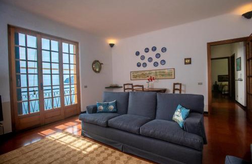Moneglia Apartment | 081b) Historic Villa Il Vigneto 49, Sea view, Balcony, Free private parking