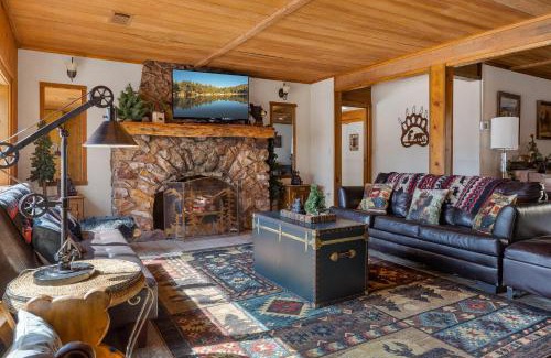 The Village House | 086 - The Village Cottage Oasis - Meredith Lodging
