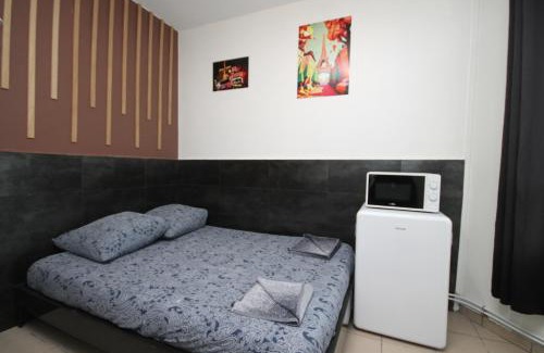 Saint-Denis Bed & Breakfast | 09 - Chambre proche Paris et Transports avec TV WIFI