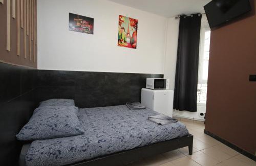 Saint-Denis Bed & Breakfast | 09 - Chambre proche Paris et Transports avec TV WIFI
