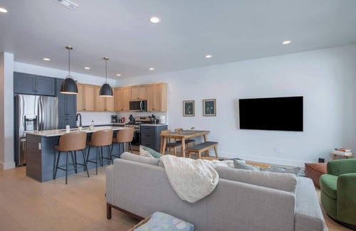Crested Butte South House | 1,750sq 3BR! 2 Car Heated Garage + King Master CB1