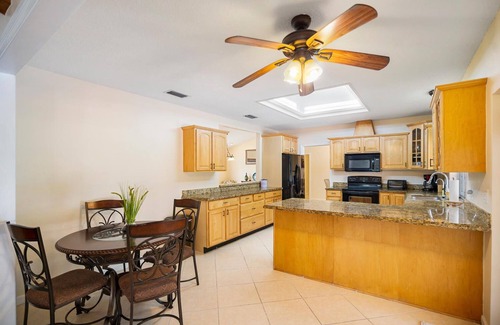 Wellington House | 1 acre spacious pool home in the Heart of Wellington