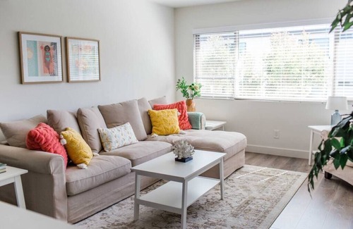 Delthorne Apartment | 1 BD Apt w AC, Pool, Outdoor Gym