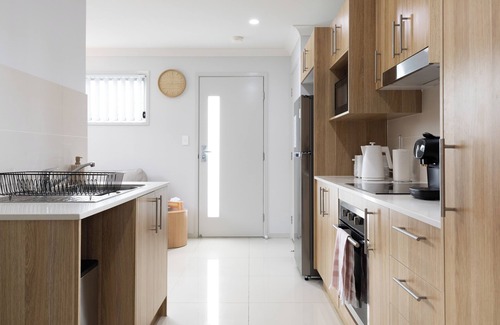 Rocklea Apartment | 1 Bdr Apt! GST Credits! Kitchen! Parking! 239F1