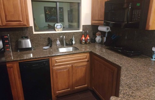 Gilbert House | 1 Bed/1 Bath Upscale Casita, Sleeps 2/4, Garage, Heated Pool, BBQ, and more.