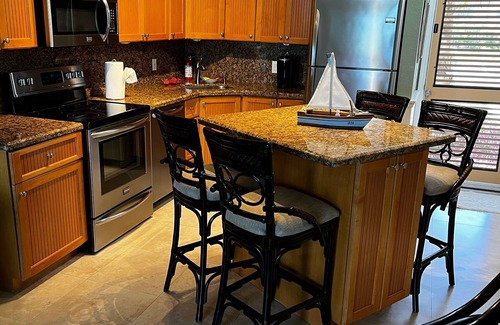 Fort Pierce Villa | 1 Bed/1Bath. Golf Course/Pond View condo. On 9th fairway.