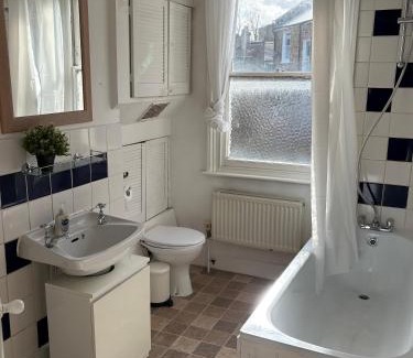 Shepherd's Bush Apartment | 1 bed Apt in Shepherds Bush-Westfield