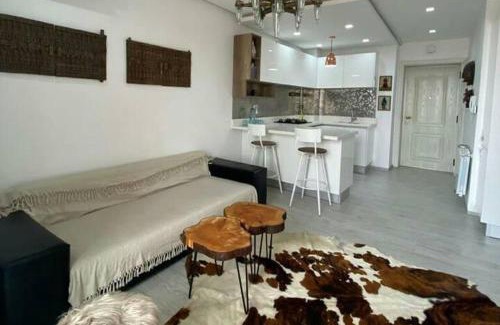 Les Jardins d'El Menzah 1 Apartment | 1 Bed Flat - Sleeps 2 - Parking - Wifi