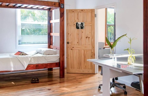 Crawfish Rock Hotel | 1 Bed in a Shared Hostel Room (Female #1)