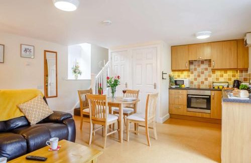 Bala House | 1 Bed in Bala 89369