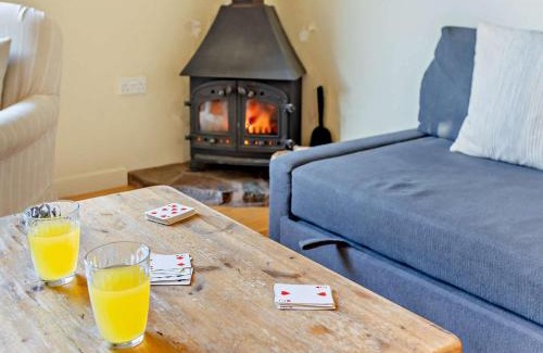 Oakfordbridge House | 1 Bed in Bampton 94766