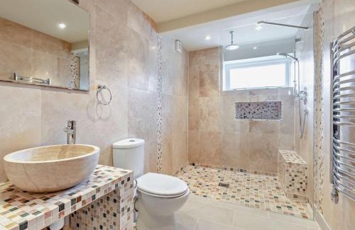 West Camel House | 1 Bed in Castle Cary POLOC