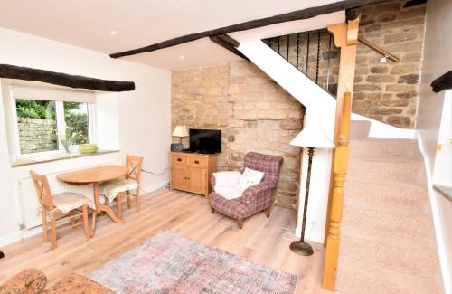 Calver House | 1 Bed in Curbar PK455
