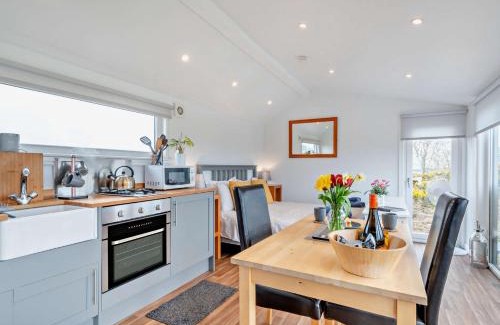 Dalry House | 1 Bed in Dalry 91418