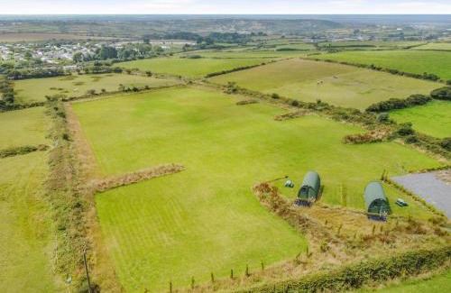Carnbrea Cabin | 1 Bed in Four Lanes oc-s32768