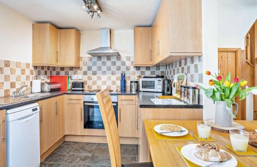 Crynant House | 1 Bed in Gower 52906