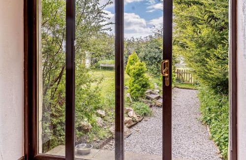 Crynant House | 1 Bed in Gower 74221