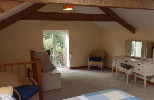Coad's Green House | 1 bed-Pet Friendly-Parking-Patio-close to coasts