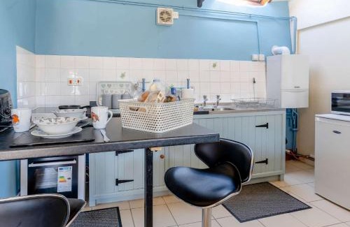 Llanybydder House | 1 bed property in Brynteg 81354