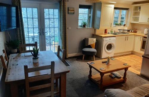 Bodmin Apartment | 1 Bed Retreat To Explore Cornwall Free Parking