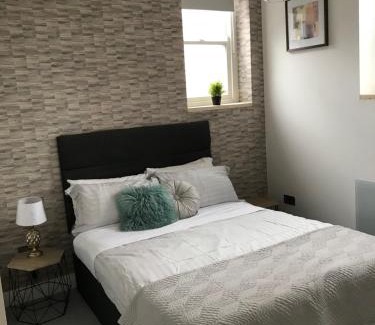 Gloucester Apartment | 1 bed river apartment on the docks