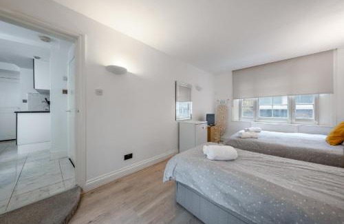 Bishopsgate Apartment | 1 Bed Studio Apartment opposite Liverpool Street station