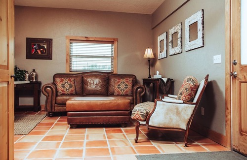 Ellensburg House | 1- Bedroom 1- Bathroom Ranch Guest house.