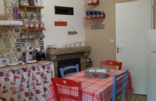 Louvigne-du-Desert House | 1 Bedroom (2 persons) in a quiet area. Breakfast included