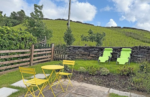 Ffestiniog Cottage | 1 bedroom accommodation in Pant Llwyd, near Blaenau Ffestiniog