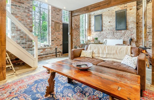 Sutton Cottage | 1 bedroom accommodation in Langley, near Macclesfield