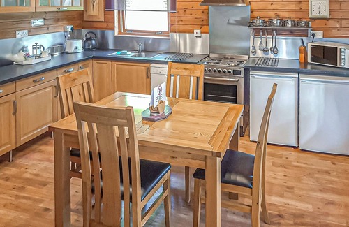 Pentrefelin Ski Chalet | 1 bedroom accommodation in Llandeilo, Nr Carmarthen