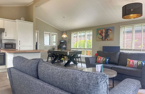 Raywell Ski Chalet | 1 bedroom accommodation in Raywell, Beverley