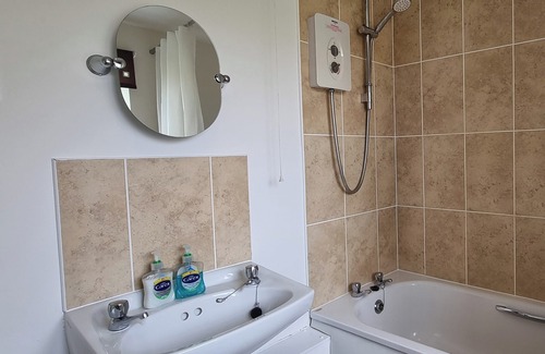 Highbridge Cottage | 1 bedroom accommodation in Watchfield, near Highbridge