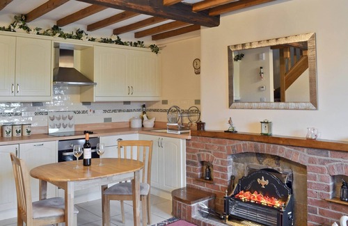 Congleton Cottage | 1 bedroom accommodation in North Rode
