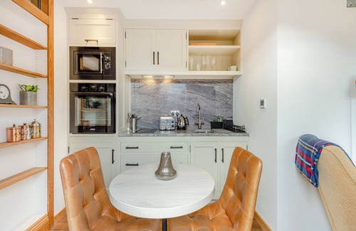 New Forest District Cottage | 1 bedroom accommodation in Marchwood