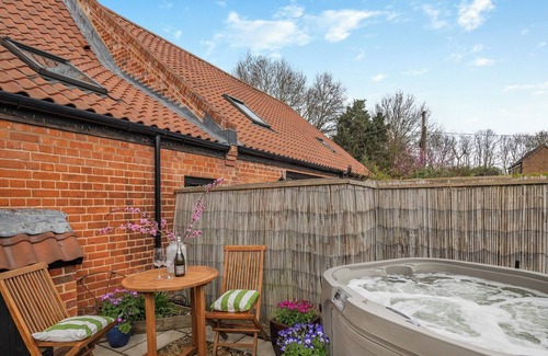 Hickling Cottage | 1 bedroom accommodation in Hickling