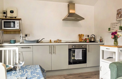 Porthcawl Cottage | 1 bedroom accommodation in Porthcawl, near Bridgend
