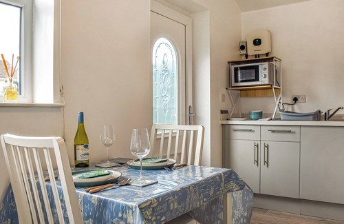 Porthcawl Cottage | 1 bedroom accommodation in Porthcawl, near Bridgend